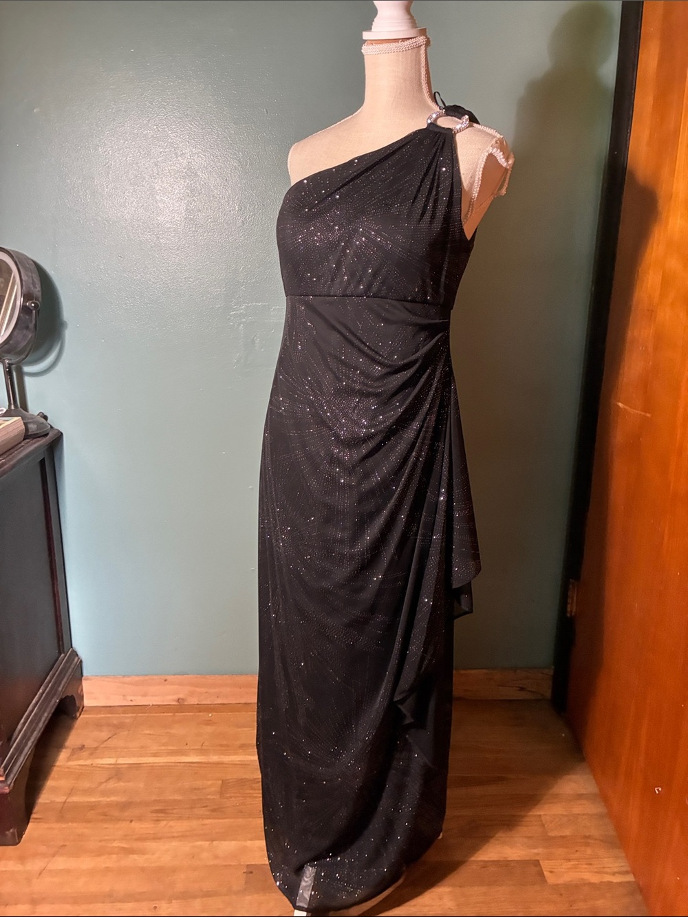 One-Shoulder Black Sparkle Evening Dress